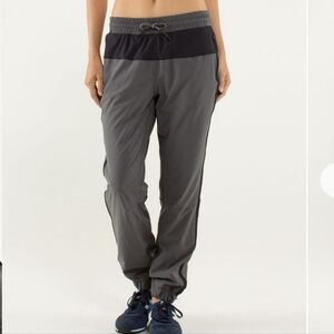 Lululemon Track To Reality Lined Pants Joggers Gym Running Track pants Size 10